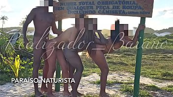Play Realizador Baiano festinha amadora em praia de nudismo! Três mulheres e o comedor na praia em Orgia amadora