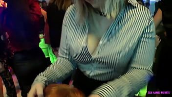 Play Bunch of women fucking with strippers vol.5