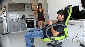 Play MY TEENAGE SISTER BLOWS ME WITHOUT A CONDOM WHILE I PLAY FREE FIRE ON MY CELL PHONE